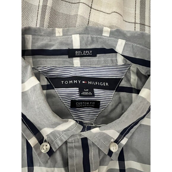 Tommy Hilfiger Shirt Men’s Small, Plaid Gray White Navy Custom Fit Striped - Picture 3 of 4